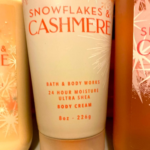3 PC Snowflakes & Cashmere Set All Full Size Bath and Body Works - Picture 6 of 7